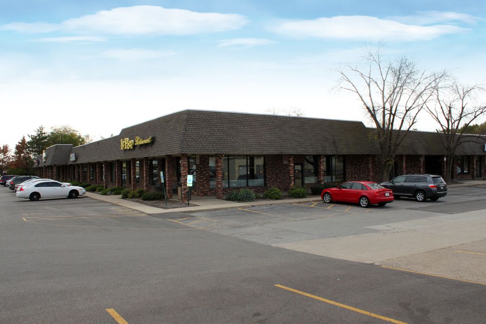 Pioneer Square: 7501 N University St, Peoria, IL 61614